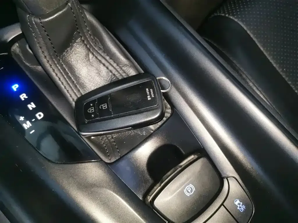 Toyota C-HR 2023 из CN, фото 4