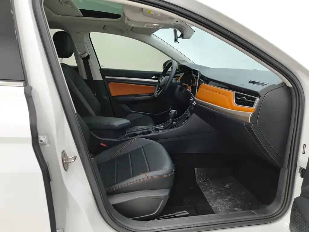 Volkswagen Bora 2022 из CN, фото 5