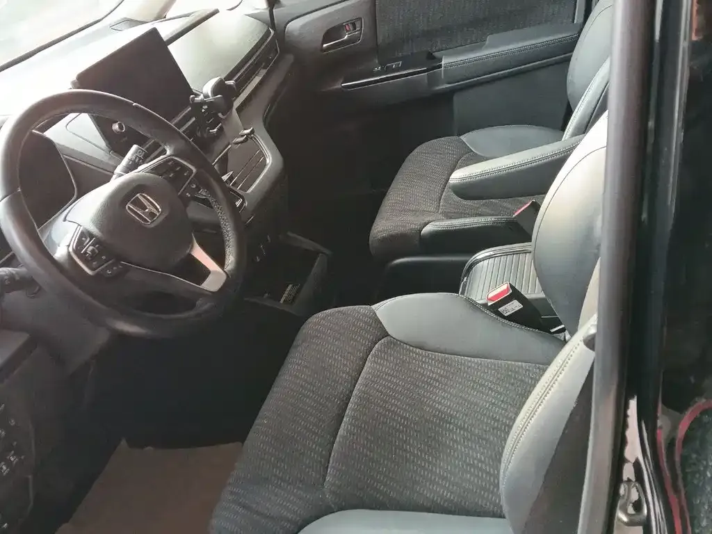 Honda Elysion 2024 из CN, фото 8