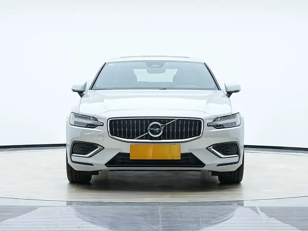 Volvo S60 2026 из CN, фото 6