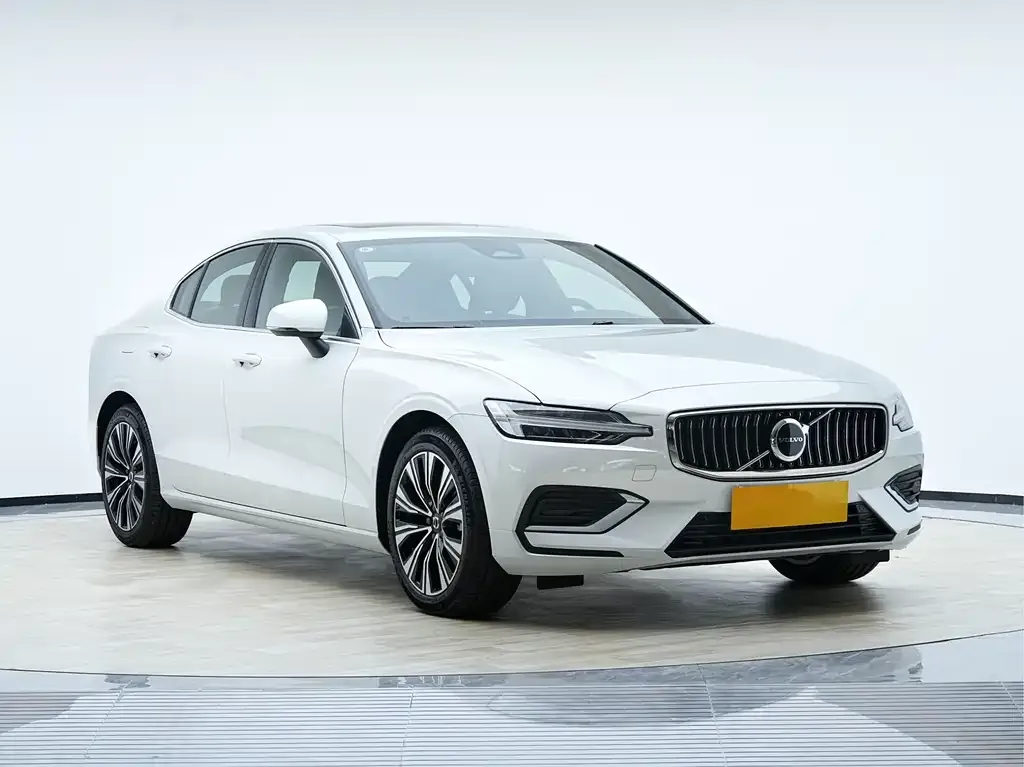 Volvo S60 2026 из CN, фото 4