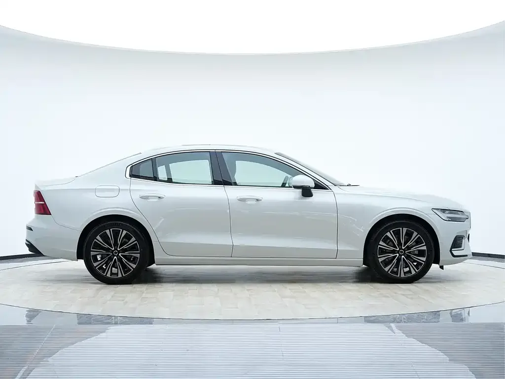 Volvo S60 2026 из CN, фото 2