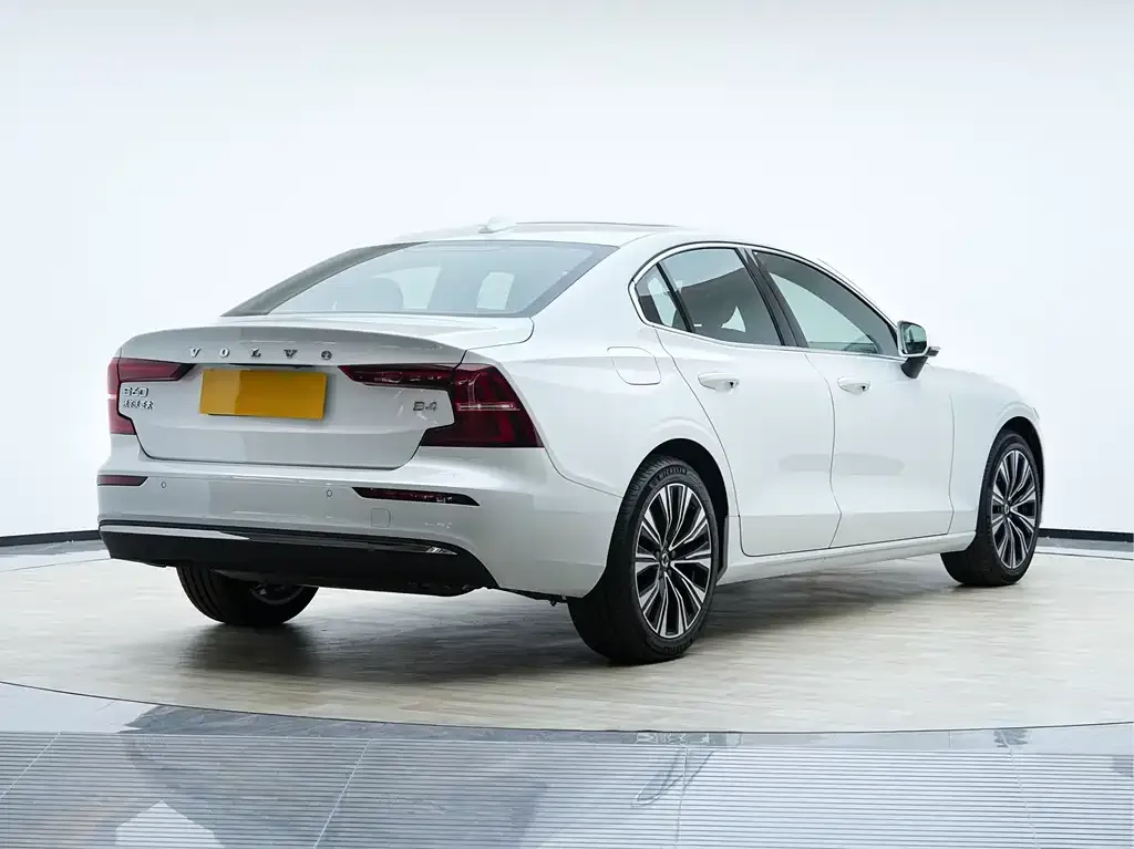 Volvo S60 2026 из CN, фото 8