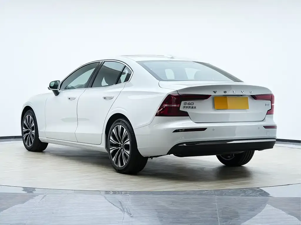 Volvo S60 2026 из CN, фото 7