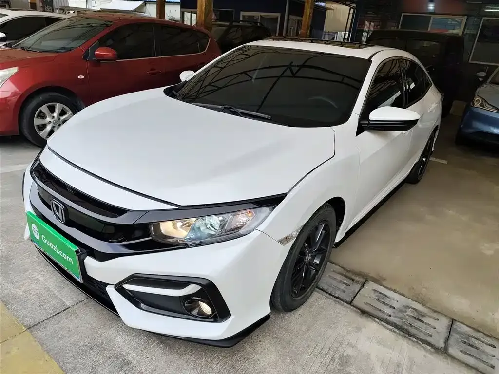 Honda Civic 2022 из CN, фото 2