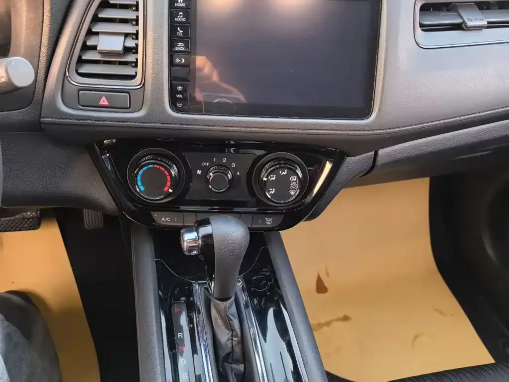 Honda Vezel 2022 из CN, фото 10
