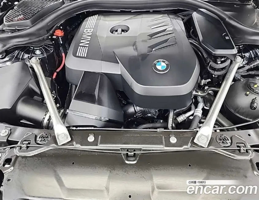 BMW 5-Series — фото 8