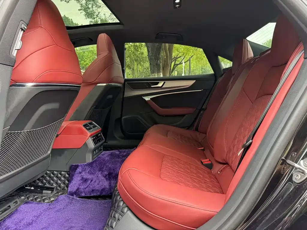 Audi A7L 2023 из CN, фото 4