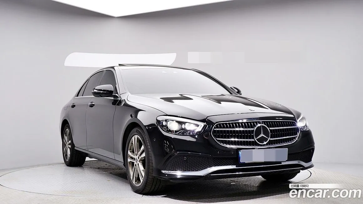 Mercedes-Benz E-Class — фото 4