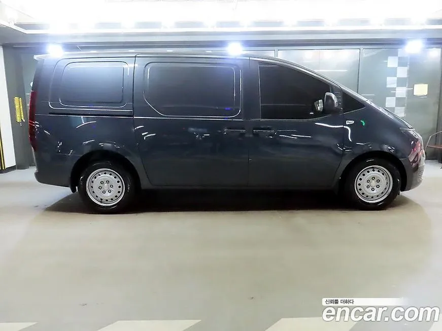 Hyundai Staria — фото 3