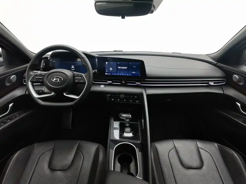 Hyundai Elantra 2022 из CN, фото 7