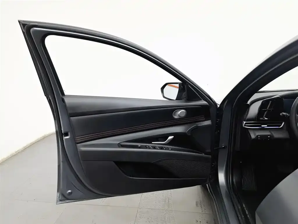 Hyundai Elantra 2022 из CN, фото 8