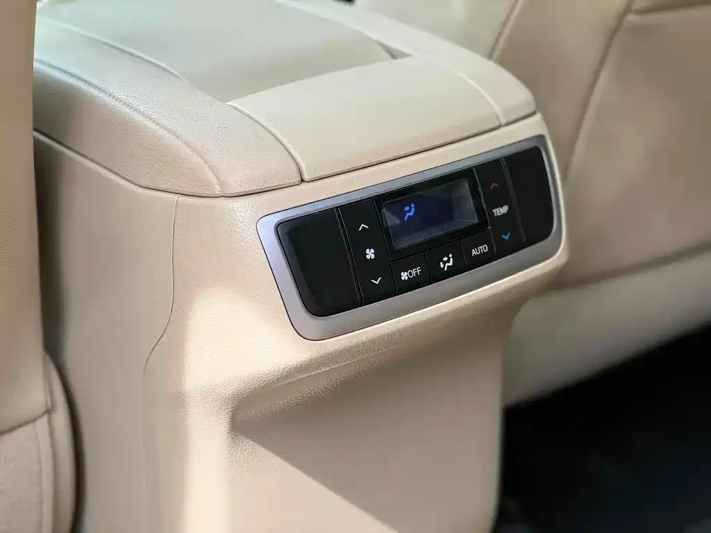 Toyota Highlander 2021 из CN, фото 2