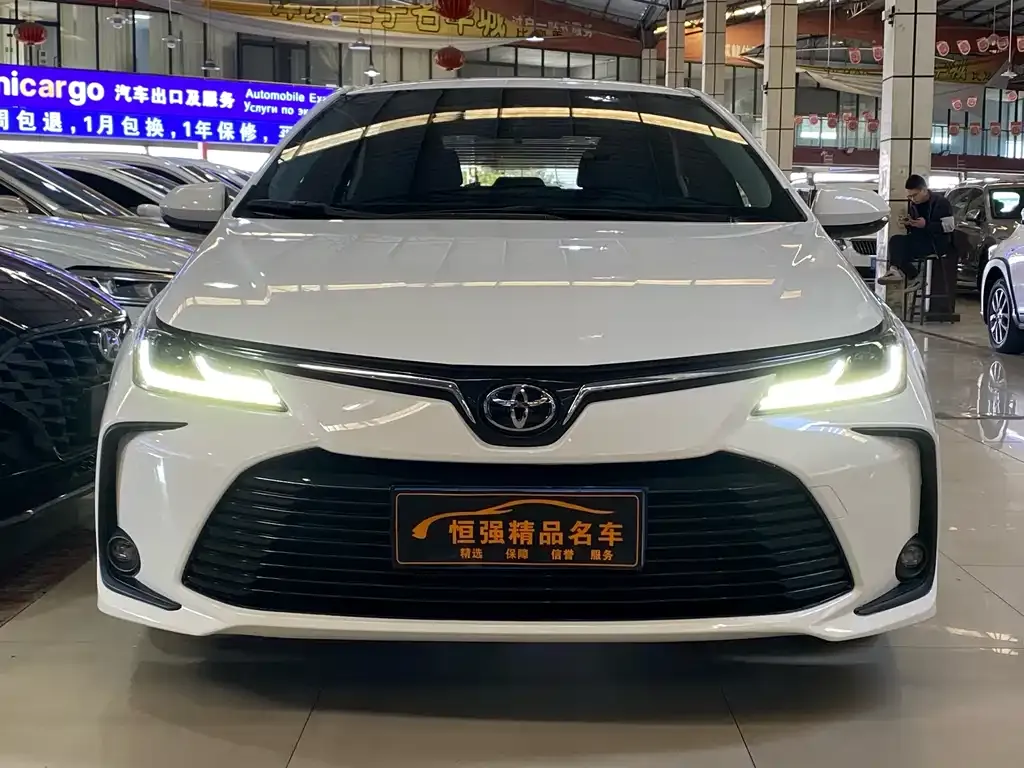 Toyota Corolla — фото 4