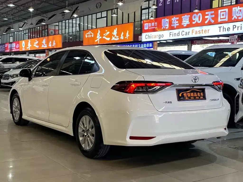 Toyota Corolla — фото 9