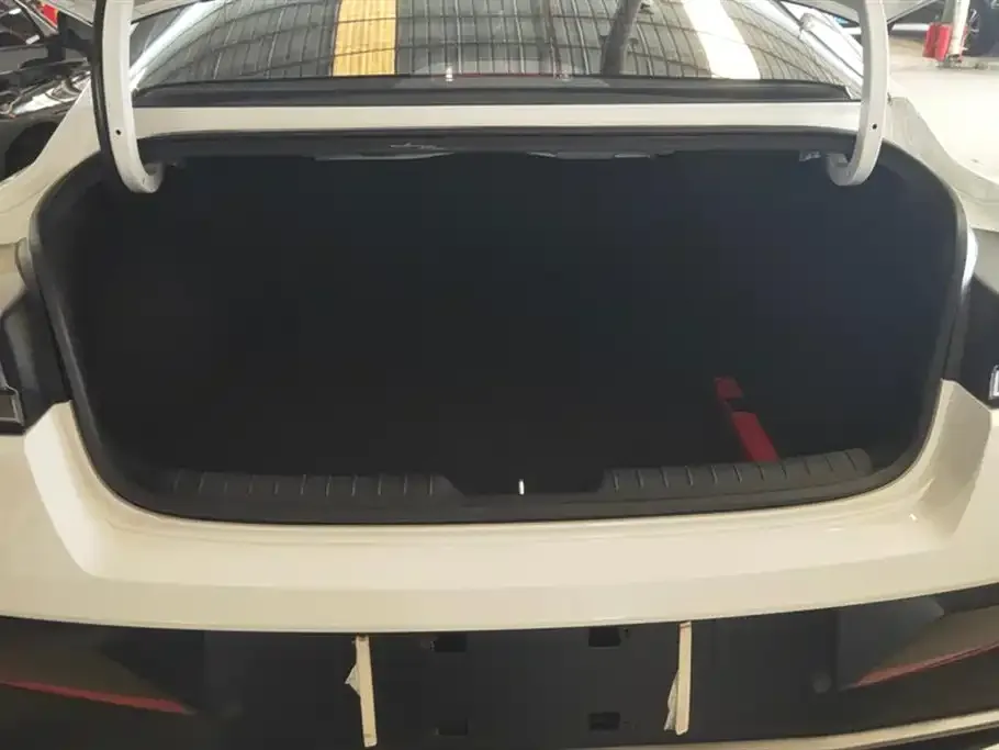 Hyundai Elantra 2023 из CN, фото 4