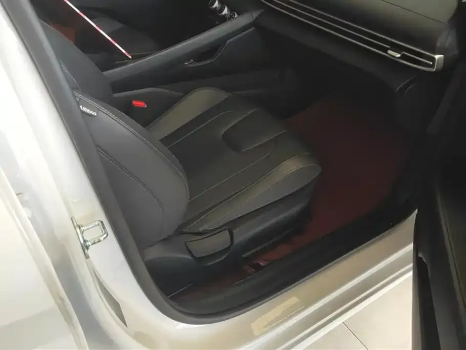 Hyundai Elantra 2023 из CN, фото 8