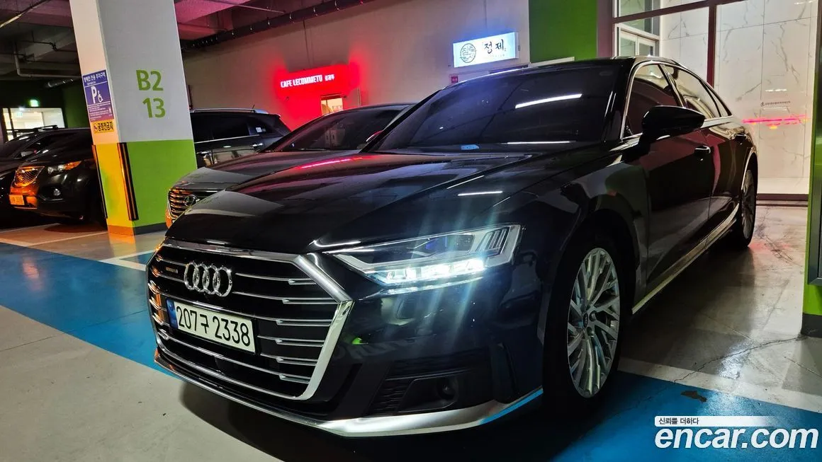 Audi A8 — фото 8