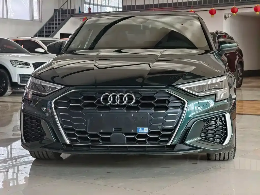 Audi A3 — фото 1