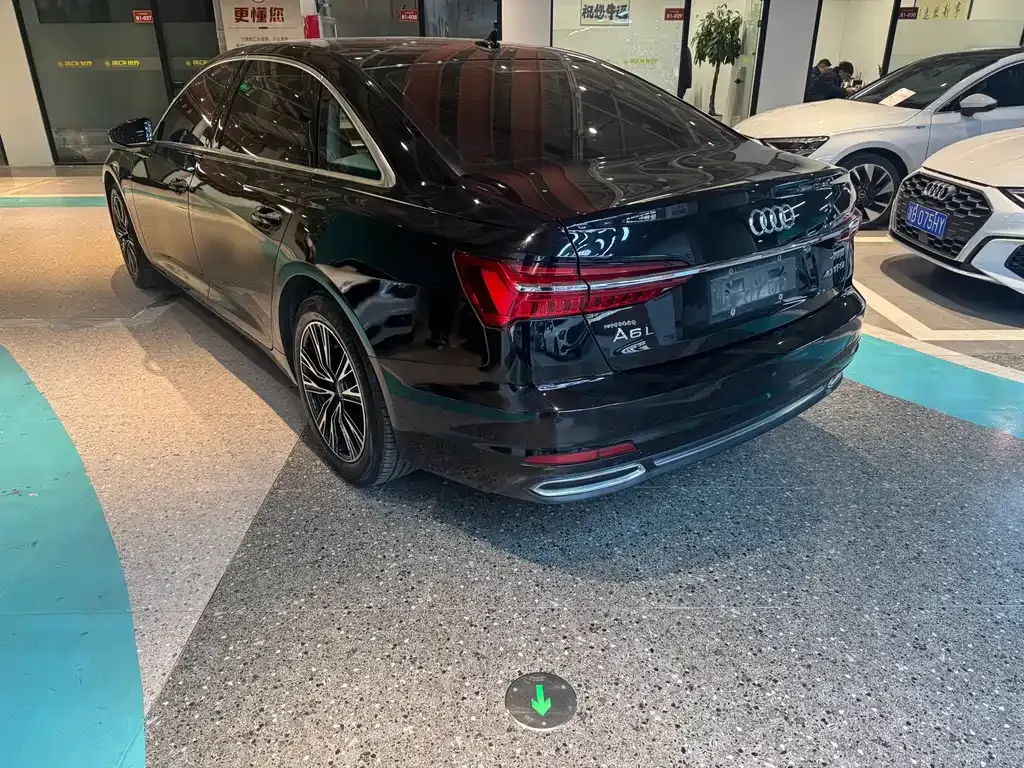 Audi A6L 2022 из CN, фото 5