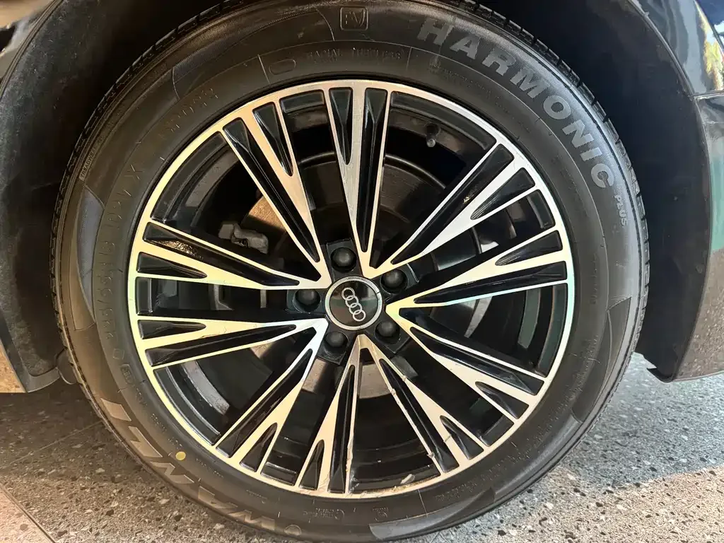Audi A6L 2022 из CN, фото 6