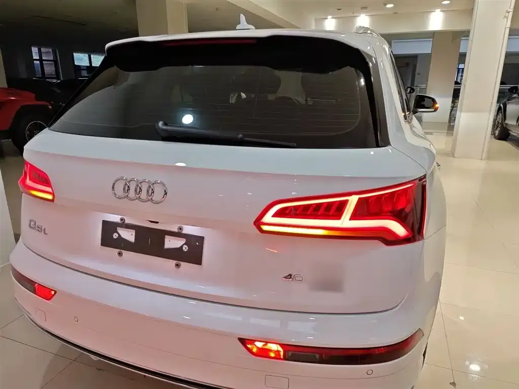 Audi Q5L 2021 из CN, фото 4