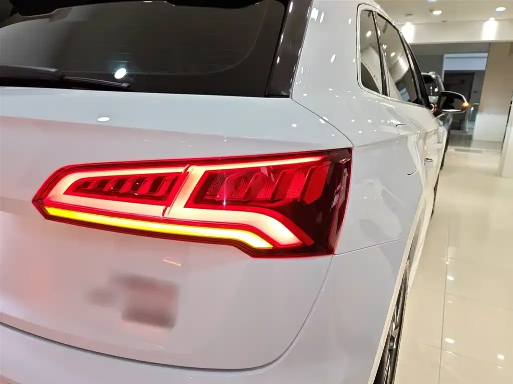 Audi Q5L 2021 из CN, фото 5