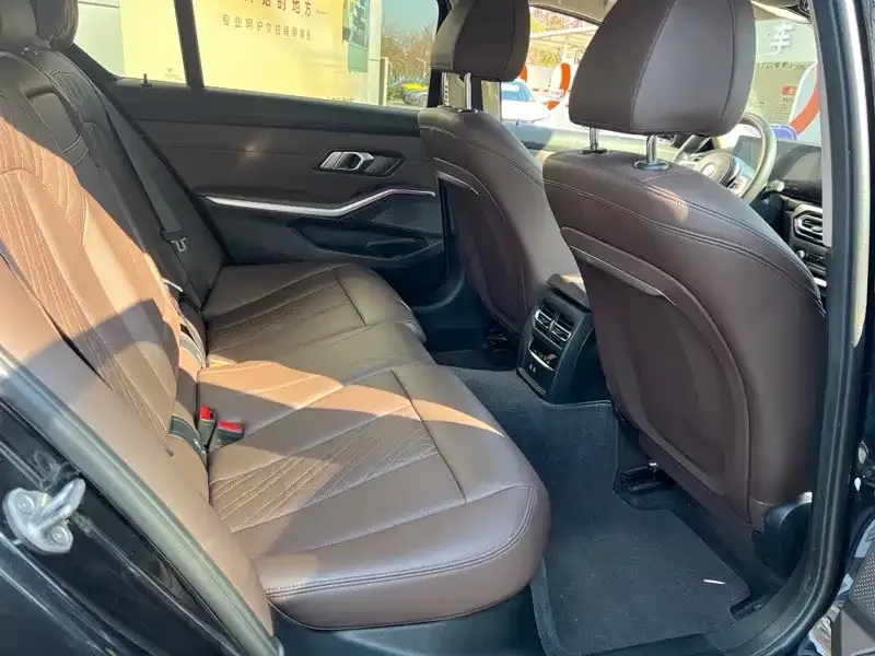 BMW 3 Series 2023 из CN, фото 3