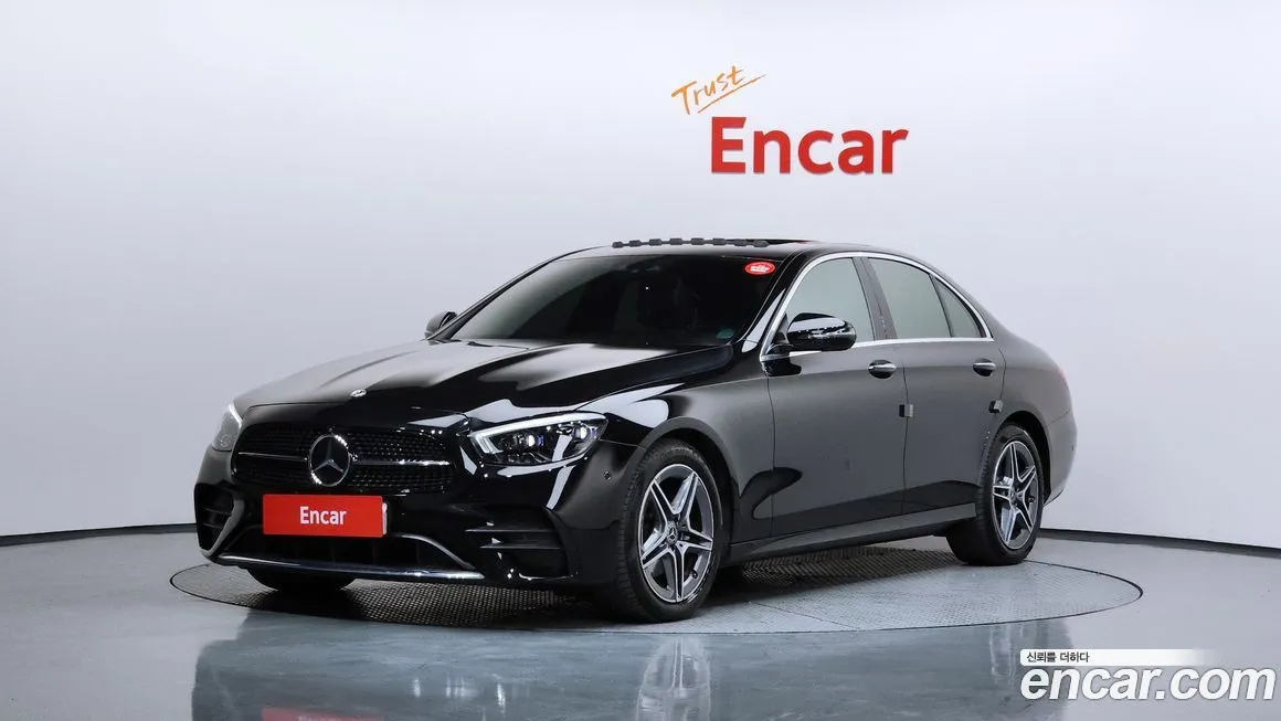 Mercedes-Benz E-Class — фото 1