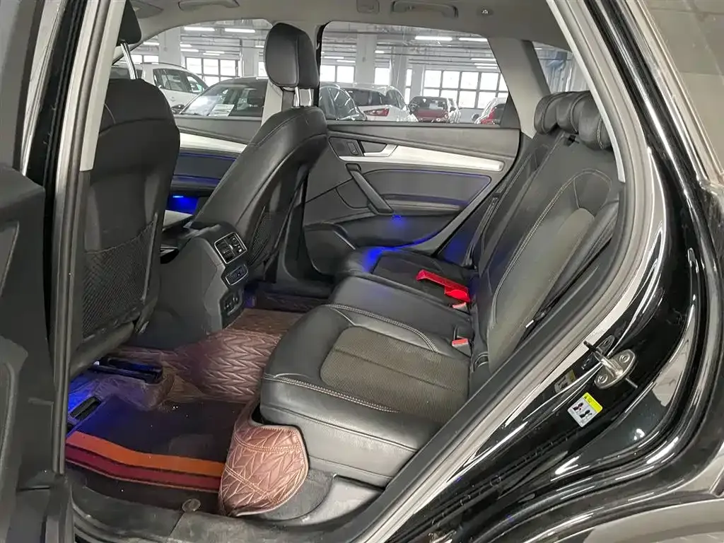 Audi Q5L 2021 из CN, фото 3