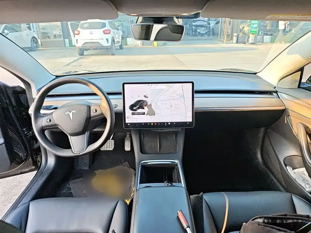 Tesla Model 3 — фото 6