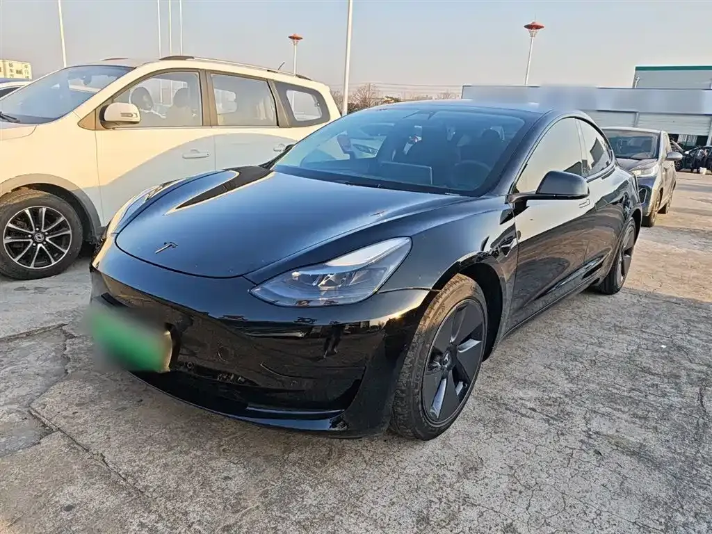 Tesla Model 3 — фото 4