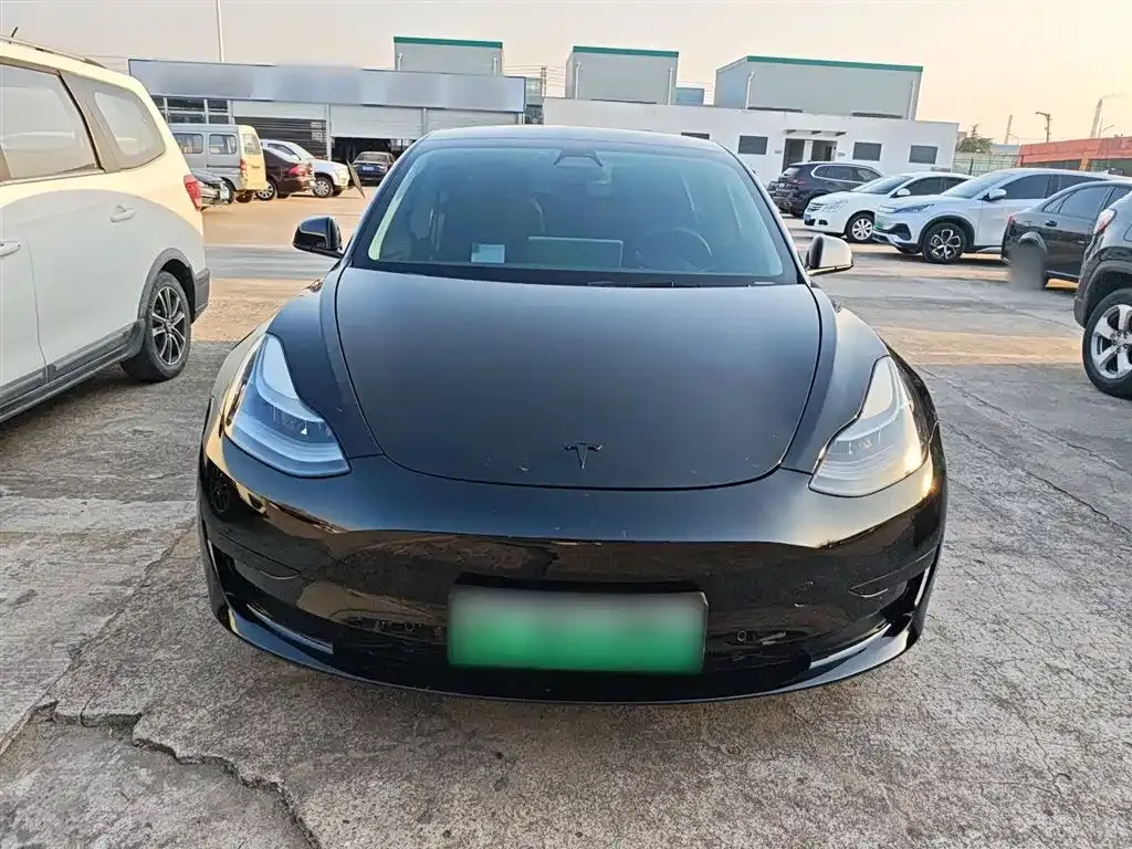 Tesla Model 3 — фото 8