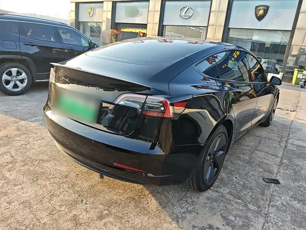 Tesla Model 3 — фото 3
