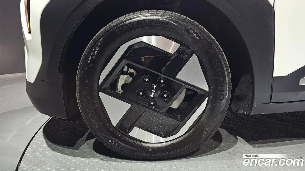 Kia EV3 — фото 9