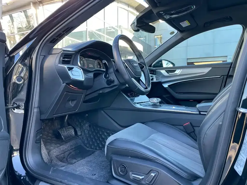 Audi A6L 2024 из CN, фото 2