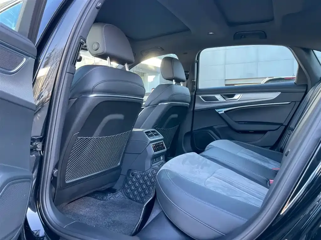 Audi A6L 2024 из CN, фото 3