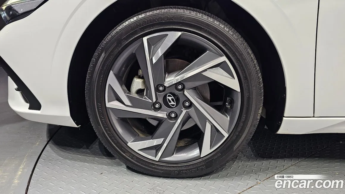 Hyundai AVANTE — фото 3