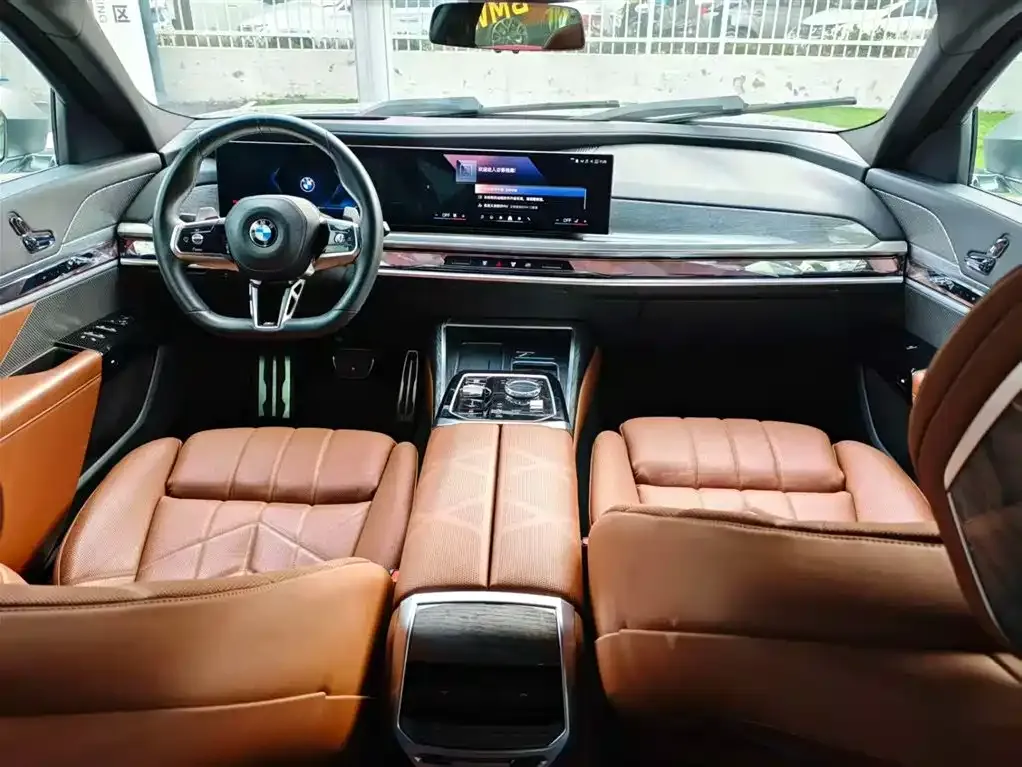 BMW 7 Series — фото 2