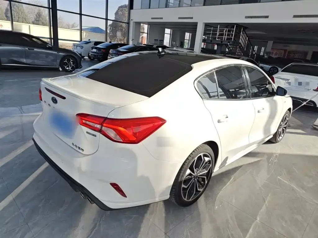 Ford Focus 2021 из CN, фото 7
