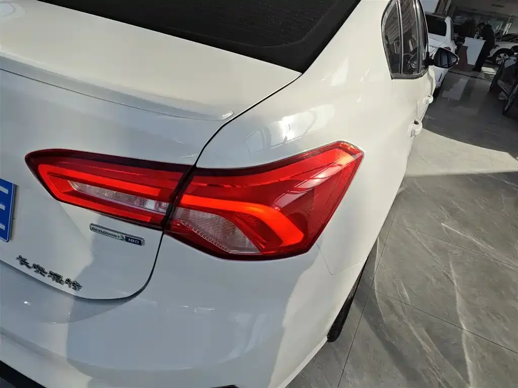 Ford Focus 2021 из CN, фото 8