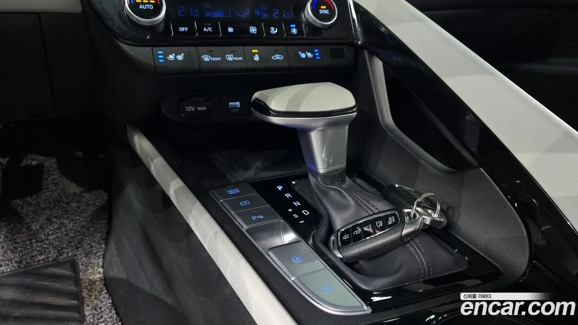 Hyundai AVANTE — фото 3