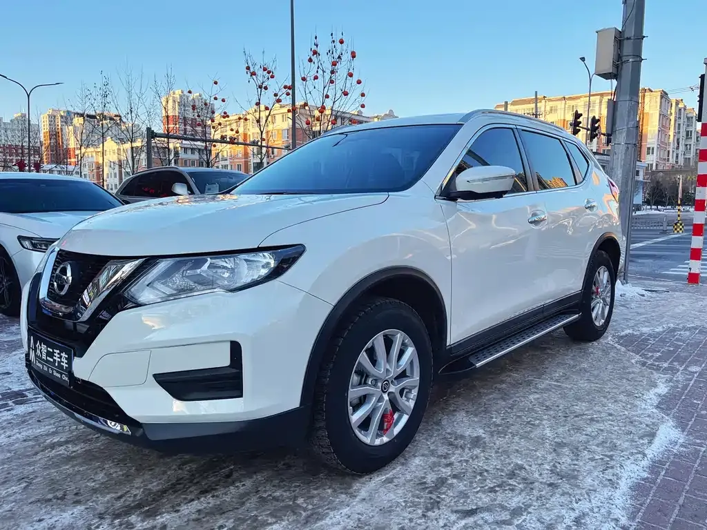 Nissan X-Trail — фото 1