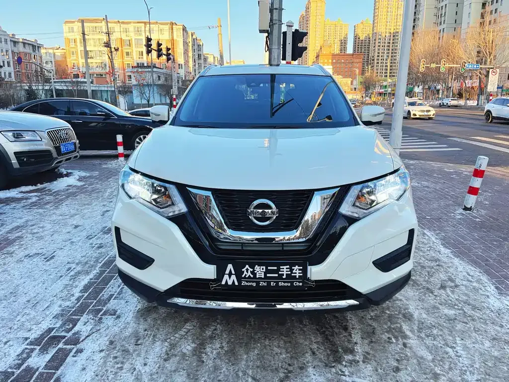 Nissan X-Trail — фото 8