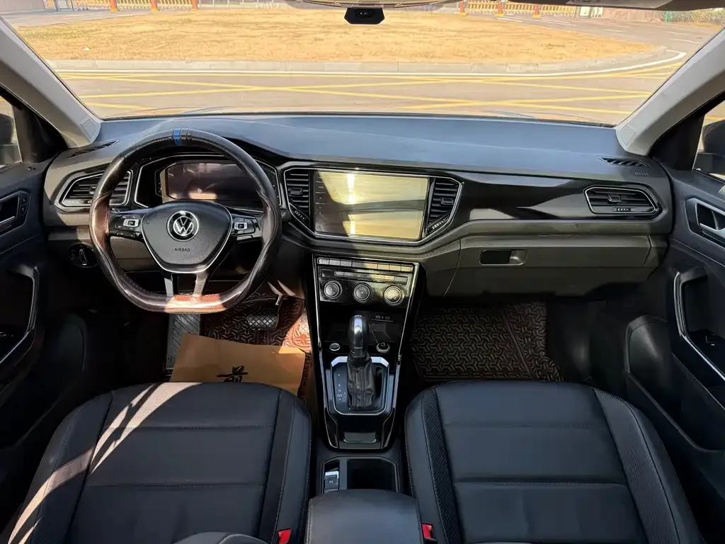 Volkswagen T-Roc 2021 из CN, фото 2