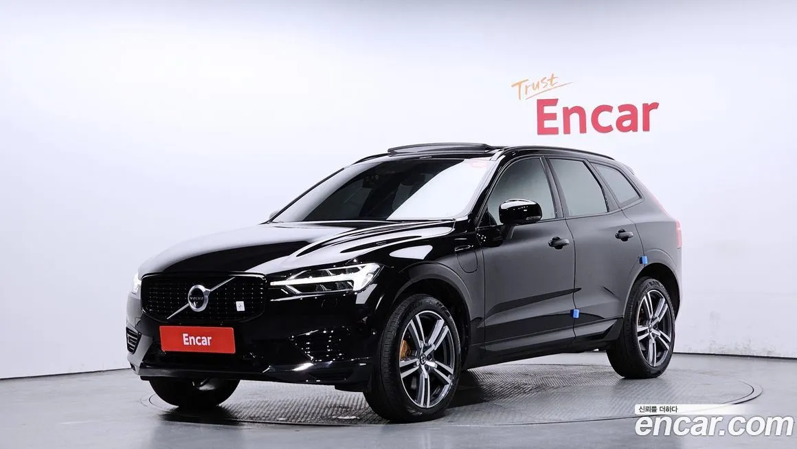 Volvo XC60 — фото 1