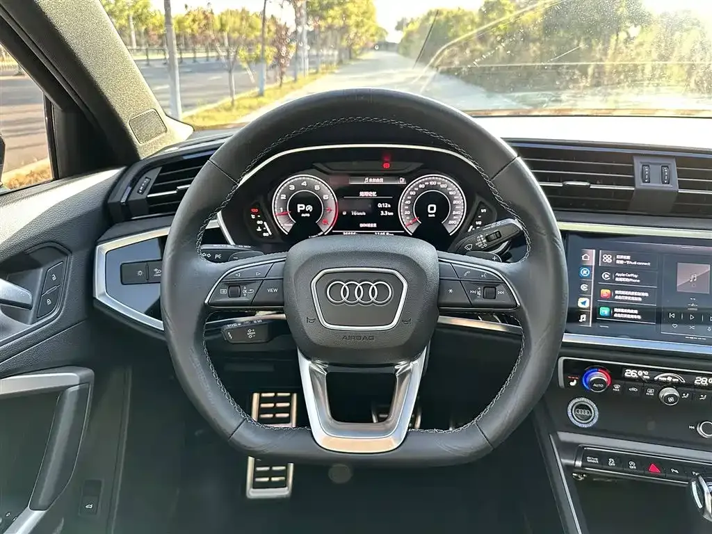 Audi Q3 — фото 3