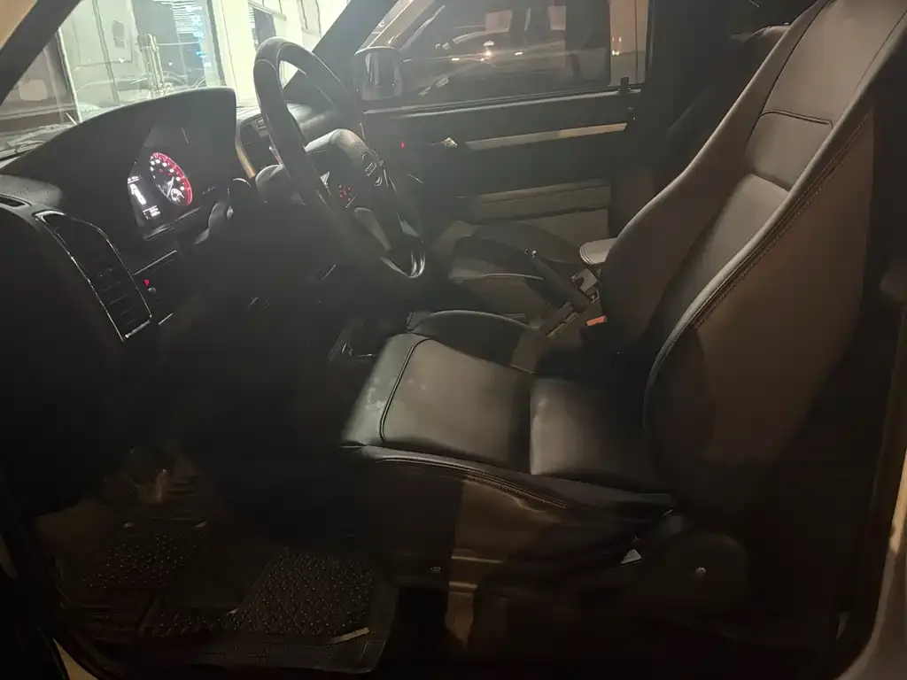 Isuzu T17 2022 из CN, фото 2