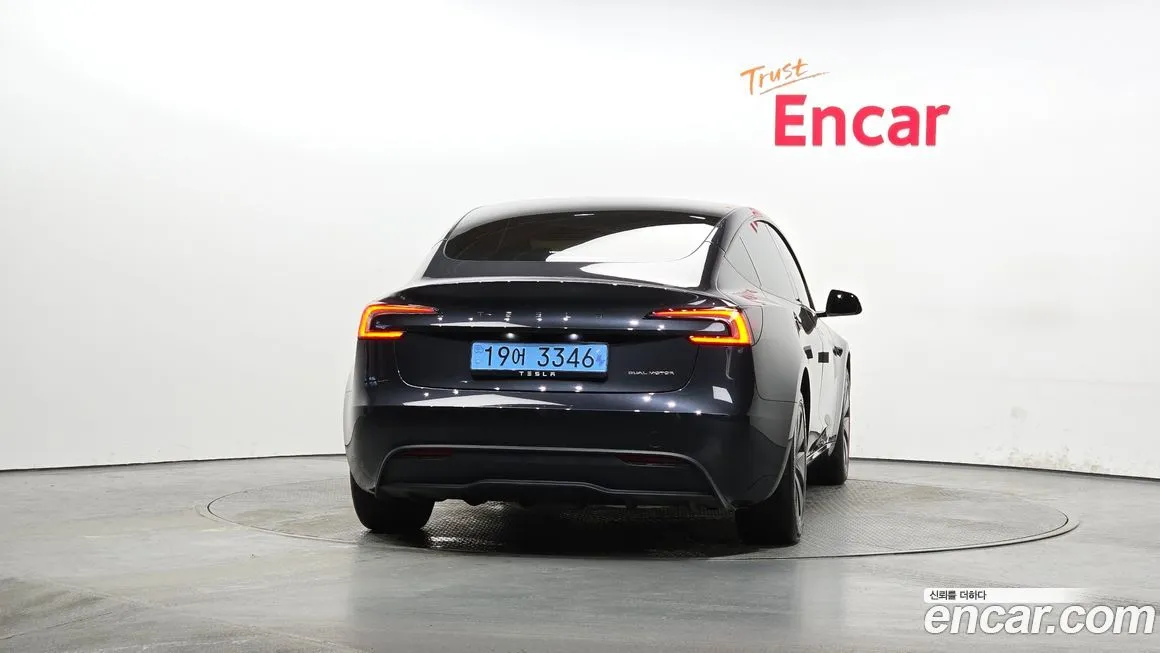 Tesla Model 3 — фото 3
