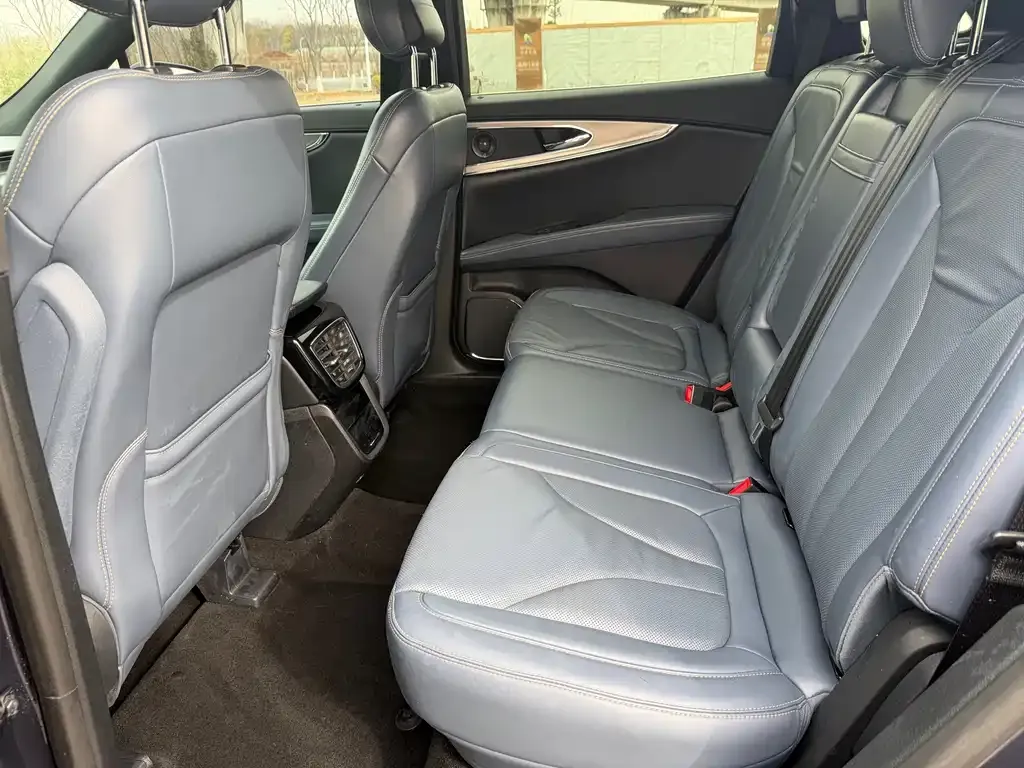 Lincoln Nautilus 2021 из CN, фото 2